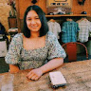 Meet your Posher, Ivette